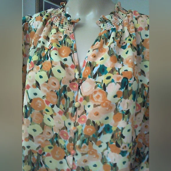 BNWOT Entro MULTI COLOR FLORAL Blouse W/ Mandarin Collar SZ. SM PEACHY COLORS - Picture 7 of 8